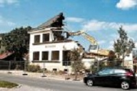 Abrissarbeiten des alten Schulgebäudes 2011